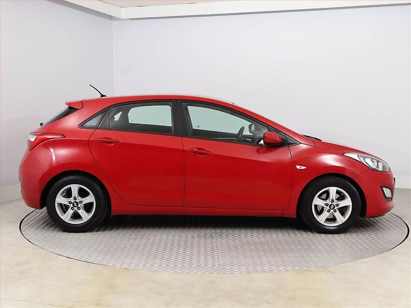 Hyundai i30 (2013) 1.4 CVVT, ČR,1.maj, Serv.kniha - fotka 6 z 15