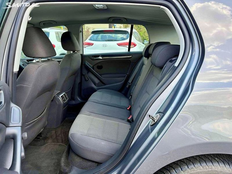 Volkswagen Golf (2009) 1.4 TSI 90 kW DSG,Servis,Stav - fotka 13 z 17