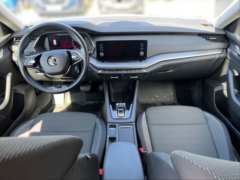 Škoda Octavia 2,0 TDI Ambition 4x4 DSG - fotka 9 z 11