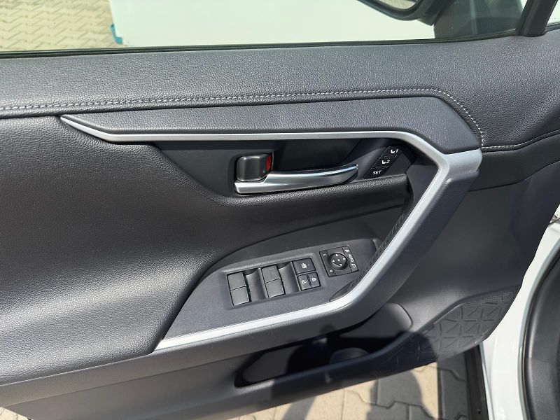 Toyota RAV4 2.5 HSD e-CVT AWD Executive + - fotka 12 z 30