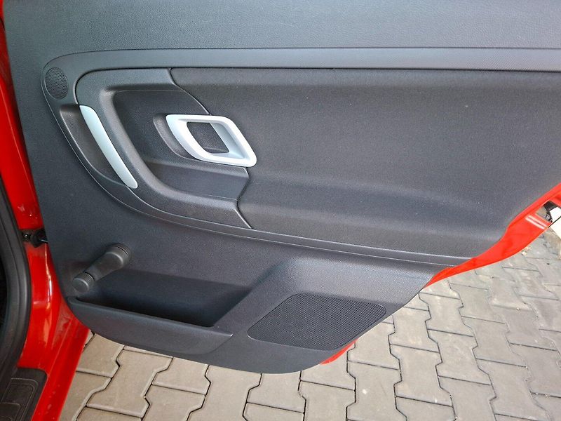 Škoda Fabia (2010) 1.2i 51kW -NEHAV.-SERVISOVÁNO! - fotka 27 z 33