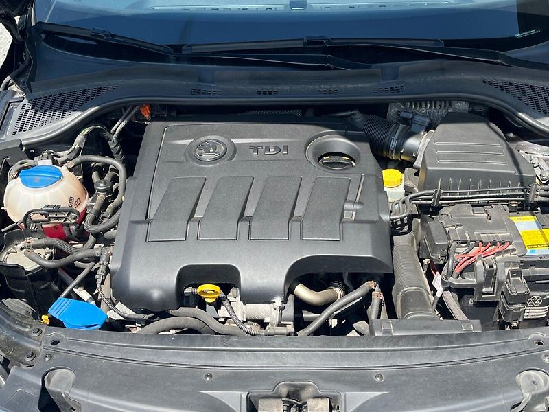 Škoda Rapid (2014) 1.6 TDi Velmi pěkný - fotka 15 z 15