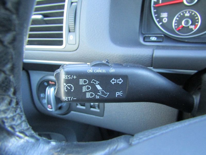 Volkswagen Touran (2011) 1.6 TDI 77kW  ROZVODY - fotka 34 z 47