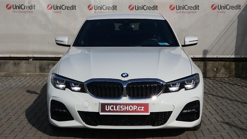 BMW Řada 3 330i xDrive M Sport - fotka 2 z 21