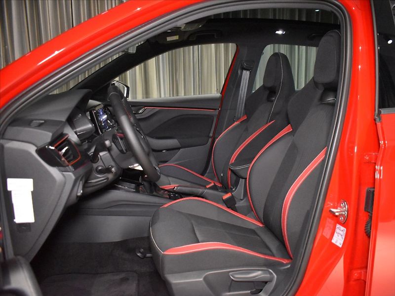 Škoda Scala 1,5 TSI Monte Carlo Tažné - fotka 8 z 28