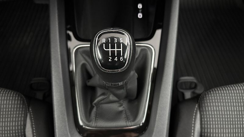 Škoda Octavia 2.0 TDI Ambition - fotka 22 z 24