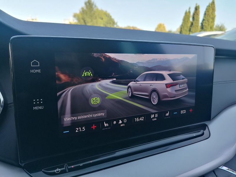Škoda Octavia (2021) 1.4 TSi iV PHEV 150kW Plug in - fotka 18 z 39