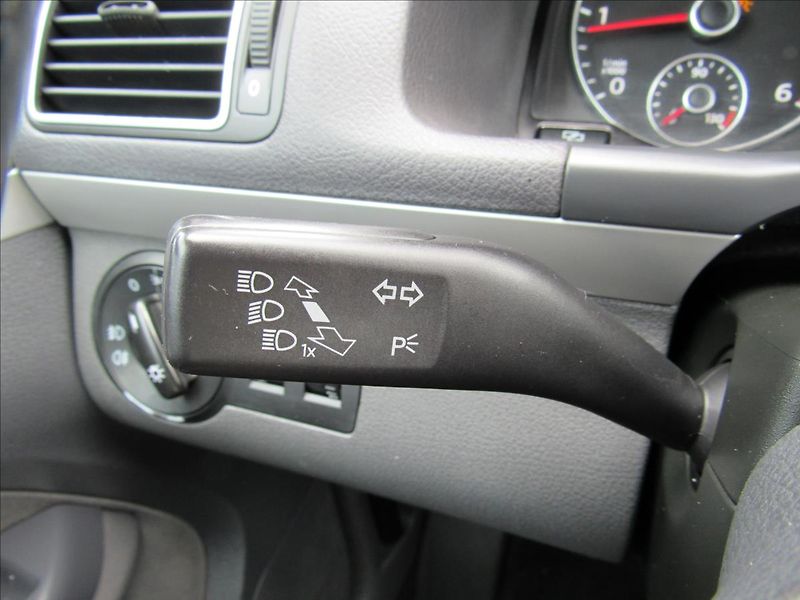 Volkswagen Touran 2,0 TDI 103kW DSG - fotka 20 z 26