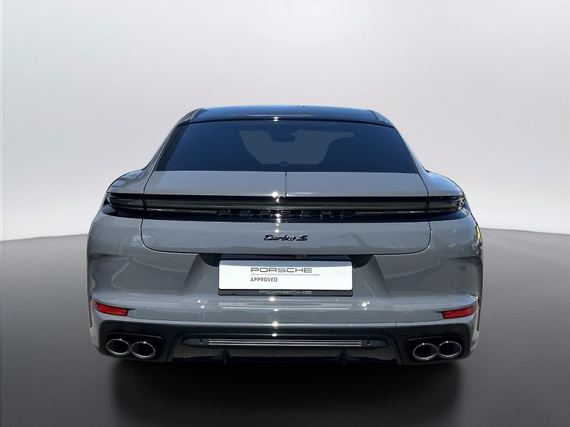 Porsche Panamera (2025) Turbo S E-Hybrid - fotka 4 z 29
