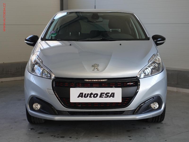 Peugeot 208 (2017) 1.2PT, GT Line, navi, TZ - fotka 2 z 22