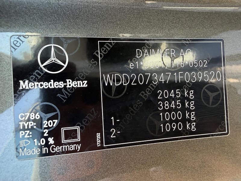 Mercedes-Benz Třídy E 250 CGI 5G KUPÉ SERVISKA - fotka 39 z 39