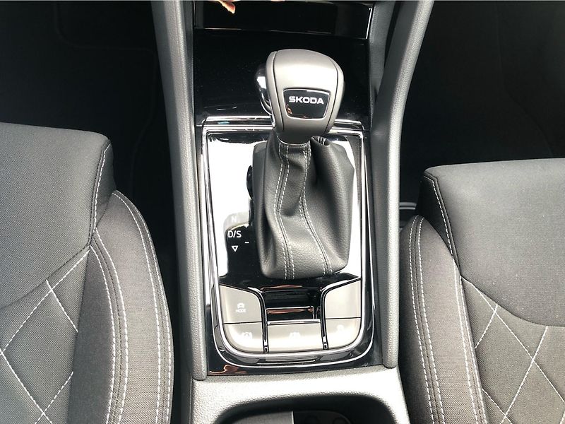 Škoda Karoq 1,5 TSI - fotka 22 z 30