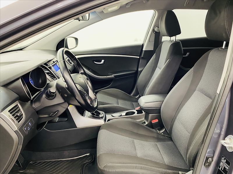 Hyundai i30 1,6 GDi 99 kW 1.maj. ČR Komfor - fotka 5 z 25