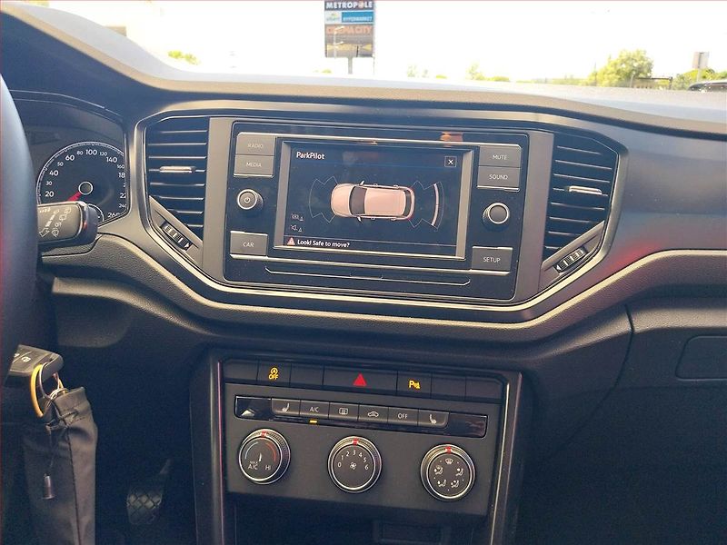 Volkswagen T-Roc (2018) 1.0 TSI, Tempomat - fotka 12 z 16