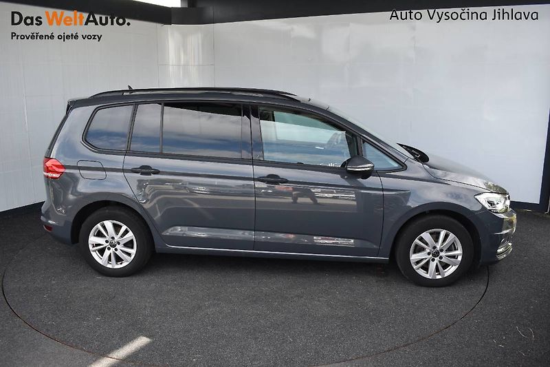 Volkswagen Touran (2023) 2.0TDI 110kW Panorama,DSG - fotka 6 z 24