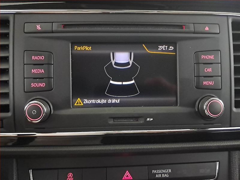 Seat Leon (2014) 1.4 TSI, Tempomat - fotka 13 z 18
