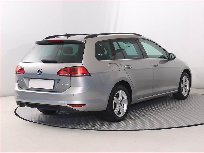 Volkswagen Golf (2014) Comfortline 1.2 TSI, Navi - fotka 5 z 20