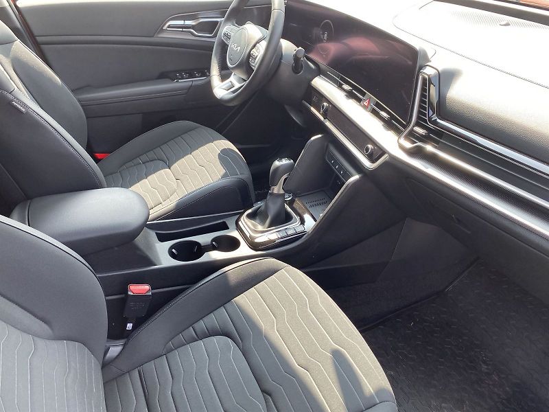Kia Sportage (2022) 1,6 CRDi 4x4 6MT TOP - fotka 10 z 31