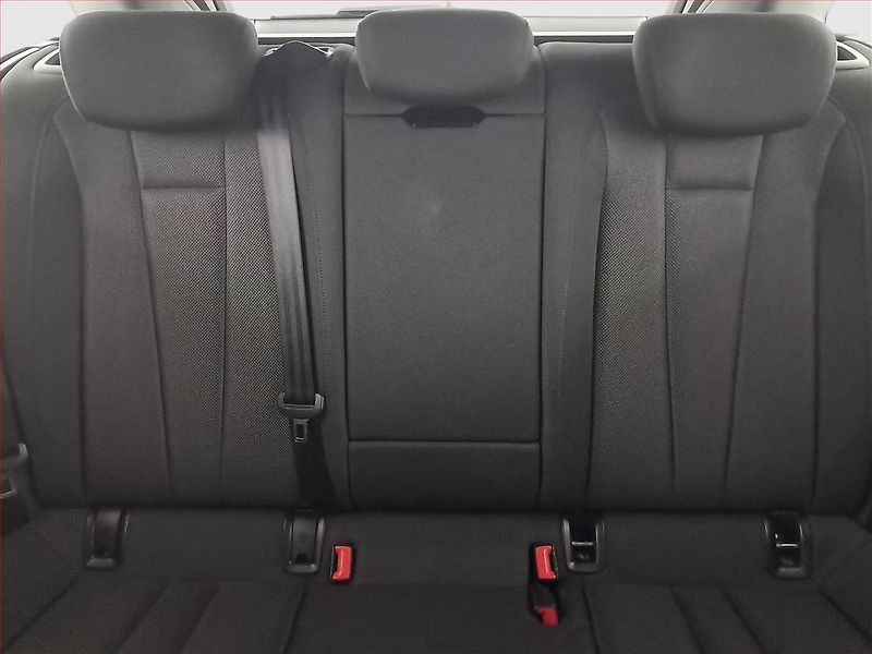 Audi A4 (2017) 2.0 TDI, 4X4, Automat, Navi - fotka 10 z 19