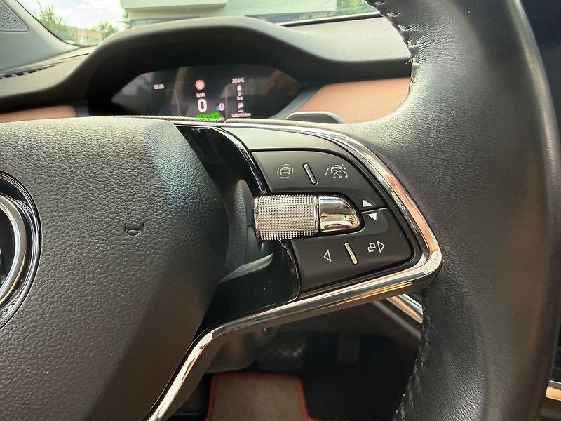 Škoda Enyaq 80 iV Kamera, 150 kW REZERVACE - fotka 27 z 36