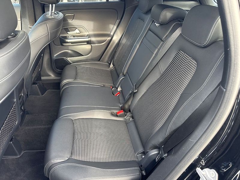 Mercedes-Benz GLA PROGRESSIVE 200d 4MATIC - fotka 14 z 21