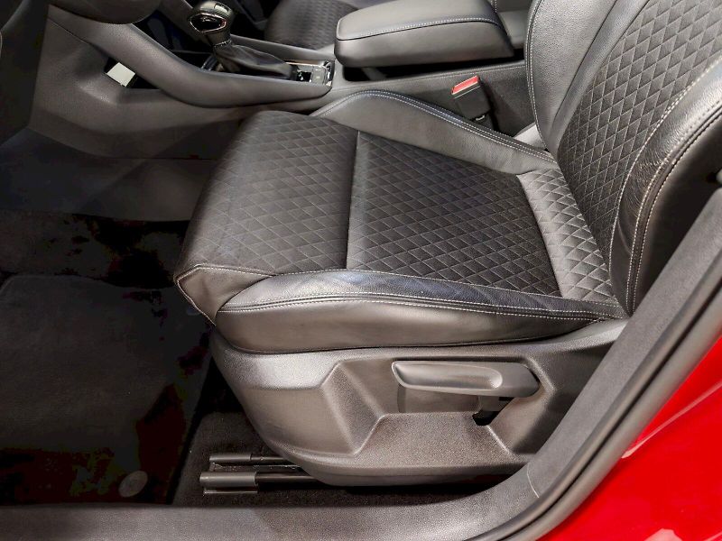Škoda Karoq (2019) 1.5 TSI 110 kW DSG Style PLUS - fotka 24 z 33