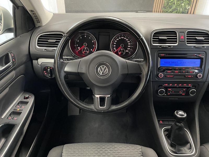 Volkswagen Golf TSi ČR 1.MAJ. 6M TZ DIGIAC   - fotka 21 z 23
