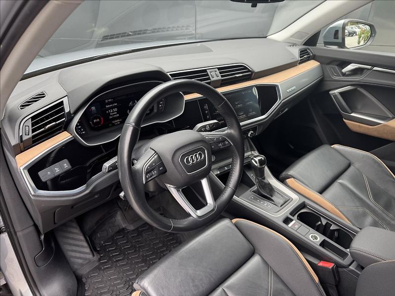 Audi Q3 2,0 40TDI quattro S tronic DPH - fotka 9 z 29