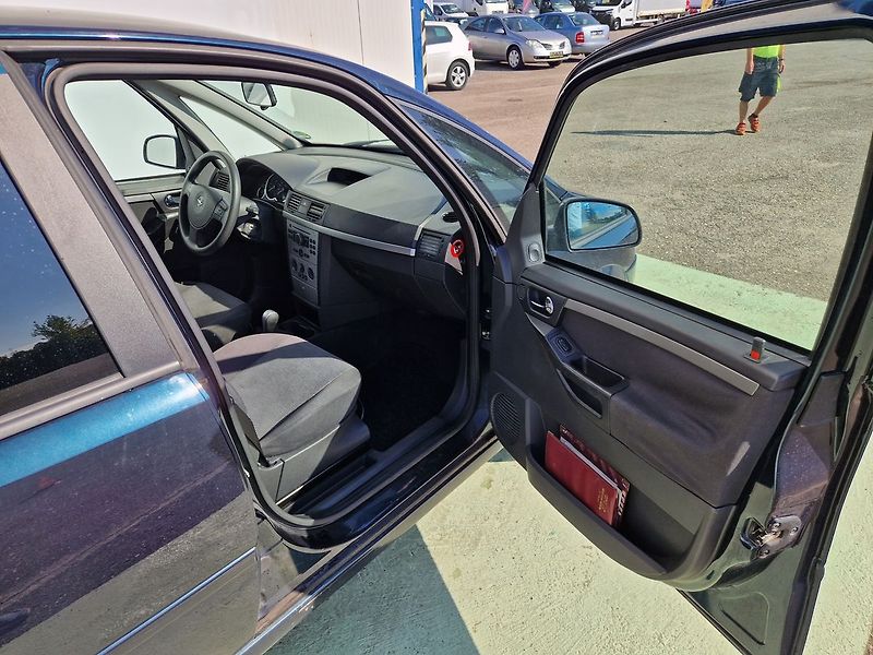 Opel Meriva 1.6 16V Automat - fotka 19 z 28