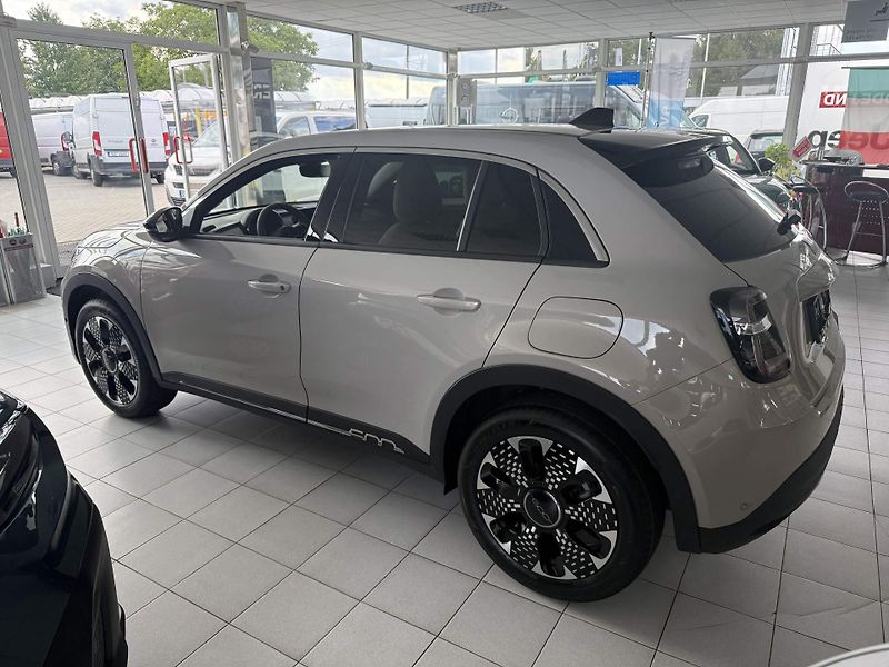 Fiat 600 (2026) La Prima 1.2 Turbo 100k MT6 - fotka 3 z 9