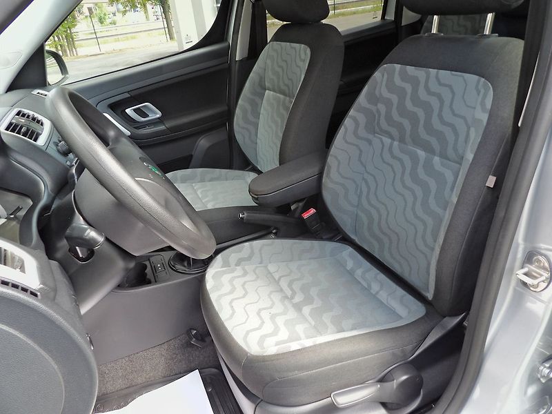 Škoda Roomster 1.2HTP 51kW Klima Tažné PDC - fotka 16 z 25