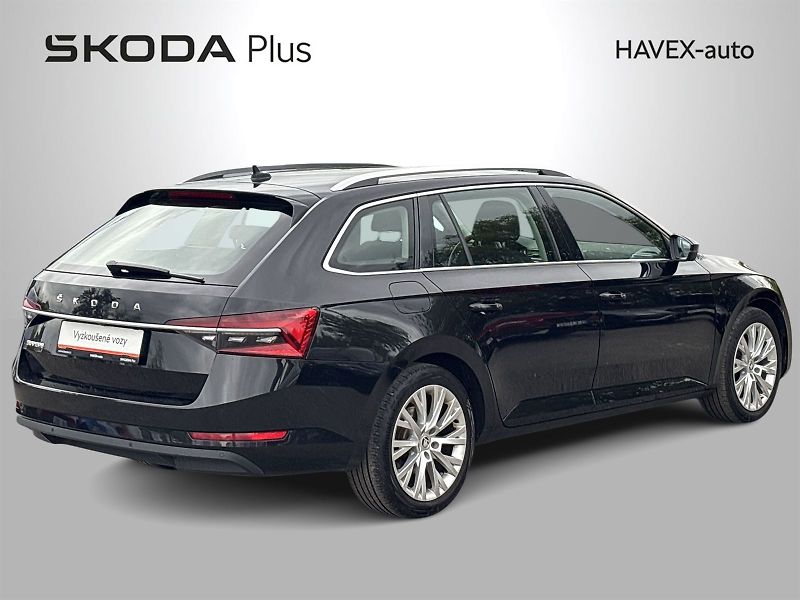 Škoda Superb (2022) Combi 2.0 TDI DSG Style - fotka 2 z 33