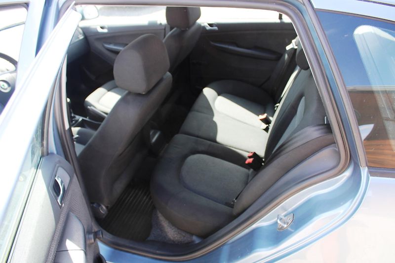 Škoda Fabia (2007) 1,2i EL.OKNA SERVO ABS  - fotka 10 z 16