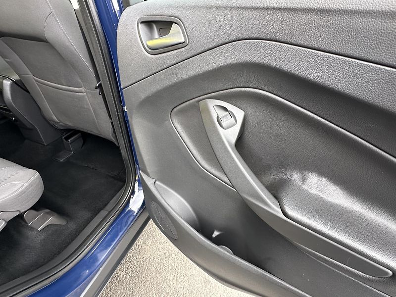 Ford Kuga (2014) 2.0TDCI/103kW * ČR * 4x4  - fotka 20 z 33