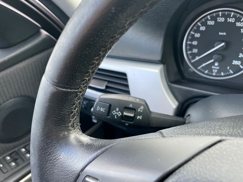 BMW Řada 3 320d Touring - fotka 19 z 30