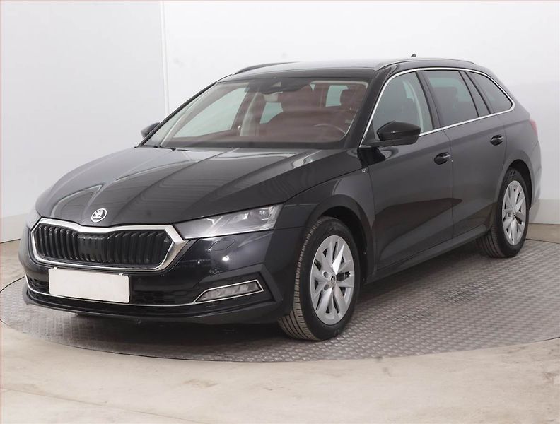 Škoda Octavia (2024) 2.0 TDI - fotka 2 z 16