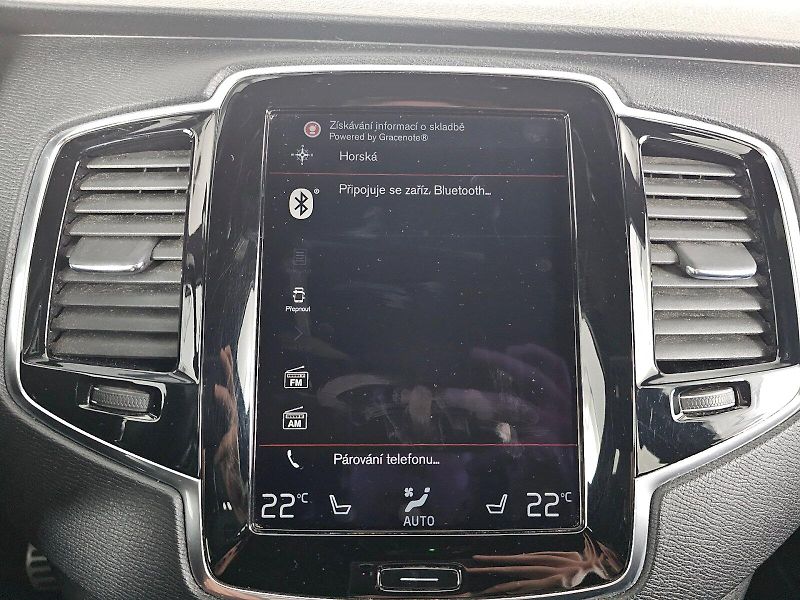 Volvo XC90 (2016) 2.0D 5D 173kW R-desing - fotka 13 z 27