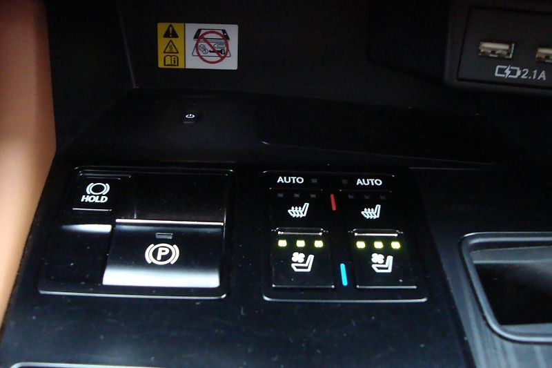 Lexus RX 450h (2021) ČR,1.Maj.S.kn.Najeto 62 tis.! - fotka 78 z 110