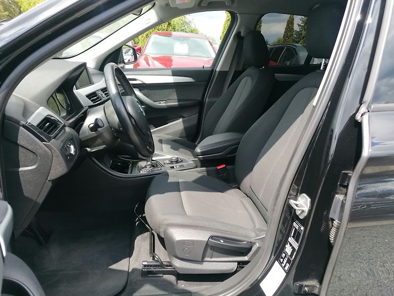 BMW X1 (2020) 18D 110kw X-Drive ČR LED - fotka 9 z 25