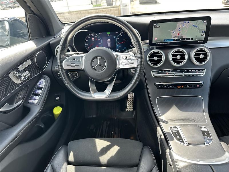 Mercedes-Benz GLC 200 4MATIC AMG linie - fotka 12 z 13