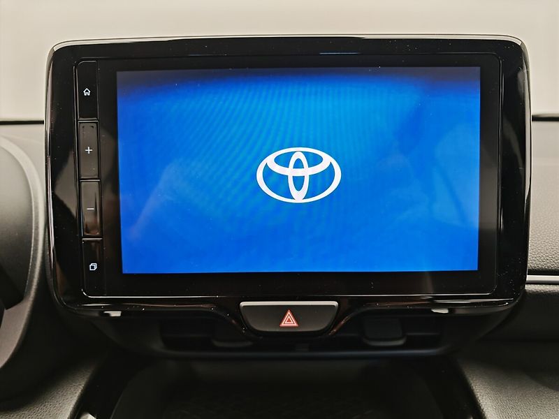Toyota Yaris Cross 1.5 Hybrid eCVT Comfort 4x2 - fotka 26 z 33