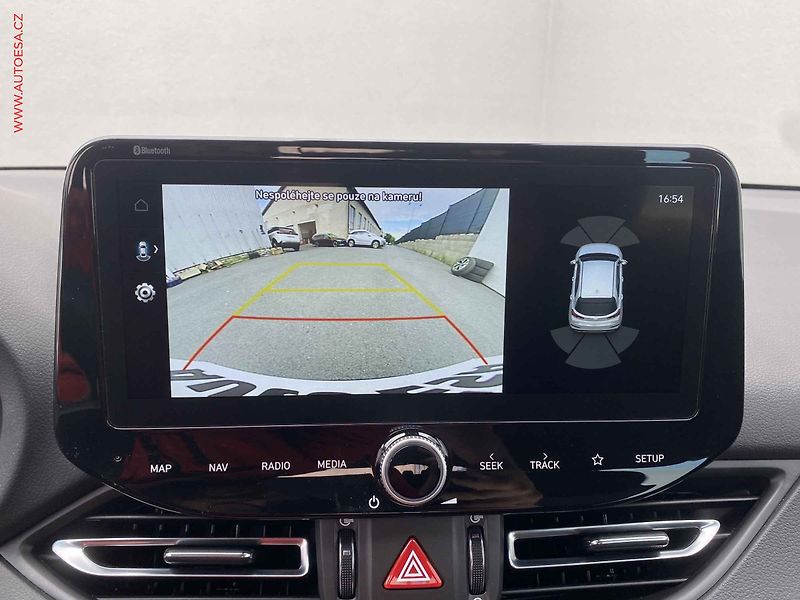 Hyundai i30 (2022) 1.0 T-GDI, 1.maj,ČR, servis - fotka 18 z 19