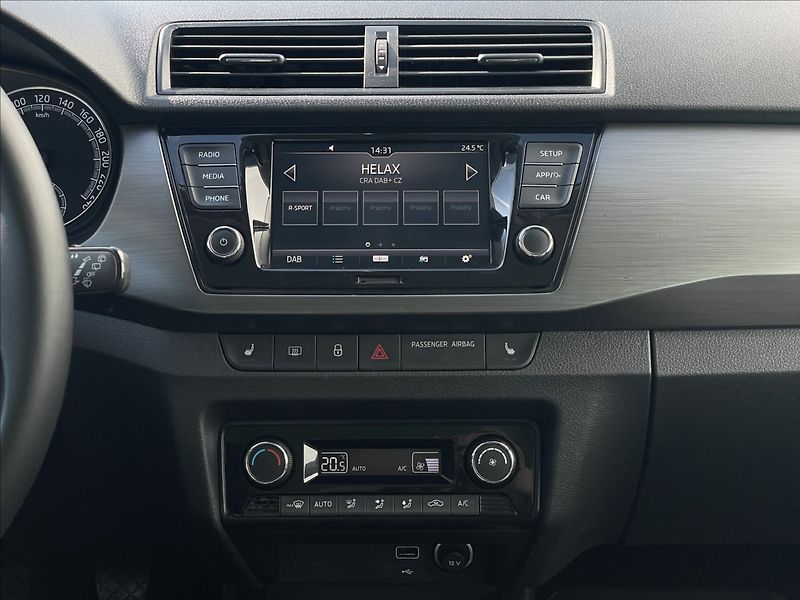 Škoda Fabia 1,0 TSI Combi Style Plus ACC - fotka 12 z 23