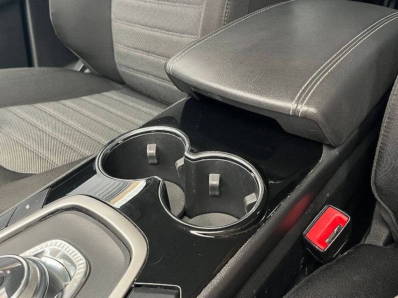 Ford S-MAX 2.5 Duratec HEV LED REZERVOVÁN - fotka 27 z 64