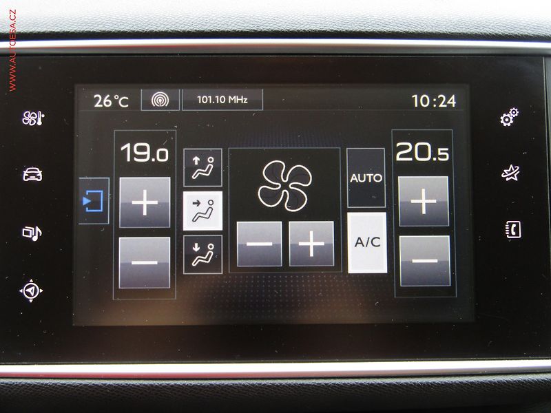 Peugeot 308 (2016) 1.6 HDi, ČR, Active, navi - fotka 16 z 20