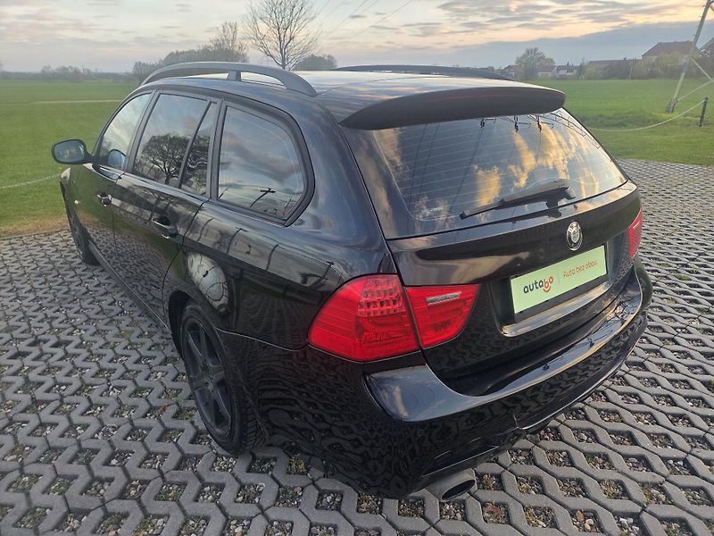 BMW Řada 3 (2009) 320d, 130 kW,2.sada kol,manual - fotka 8 z 25