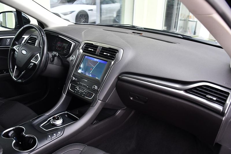 Ford Mondeo 2.0TDCi 110kW CARPLAY TITANIUM - fotka 16 z 42