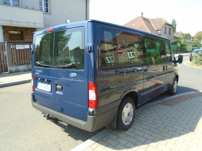 Ford Transit (2011) 2.2 TDCi L2H1 9 míst 5 dveří - fotka 6 z 30