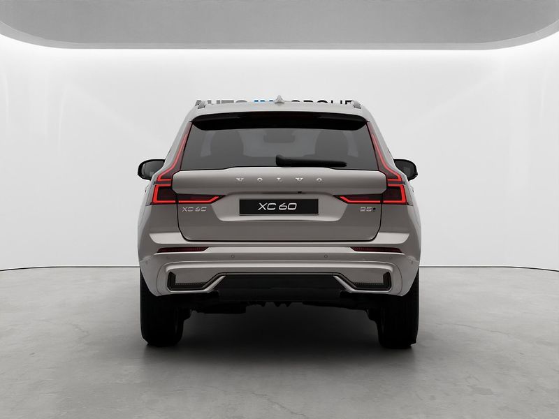 Volvo XC60 (2026) DARK B5 PLUS AWD,360° KAMERA - fotka 5 z 11