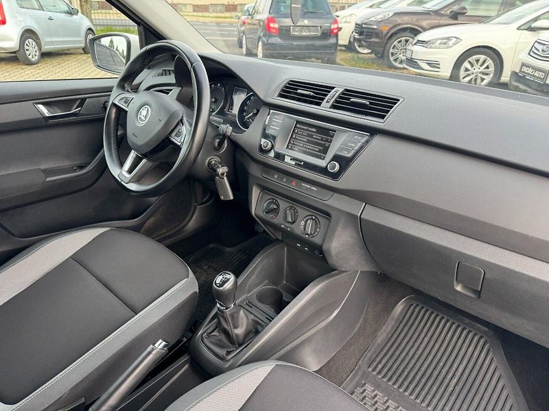 Škoda Fabia (2015) 1,2 TSI 66 KW 2 MAJ. STK - fotka 38 z 44